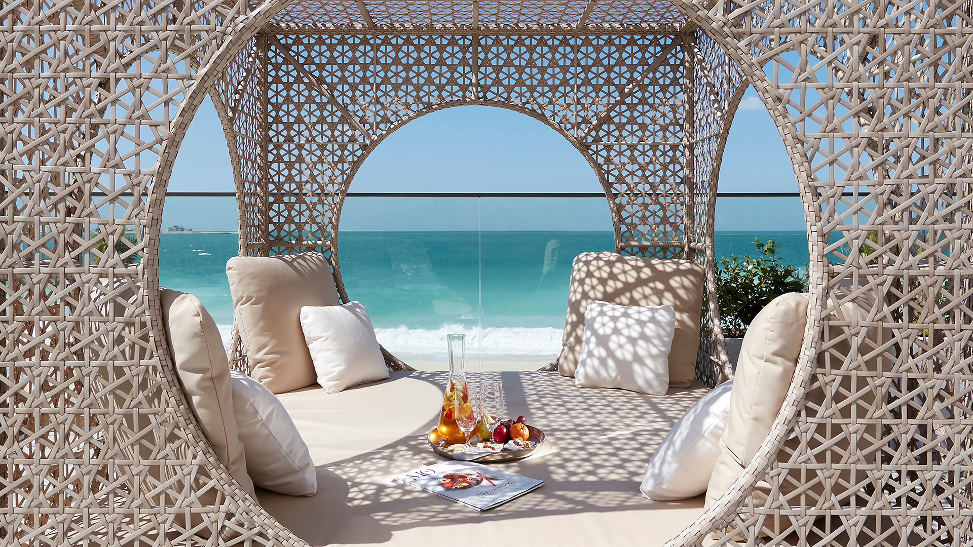 Indian Ocean, Seychelles & Dubai, Dubai spa daybed