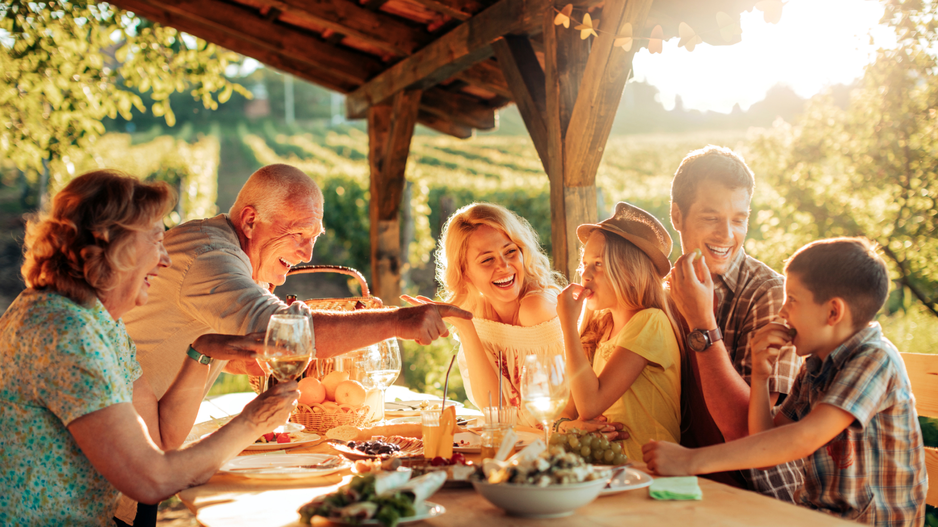 Multi-generational family dining