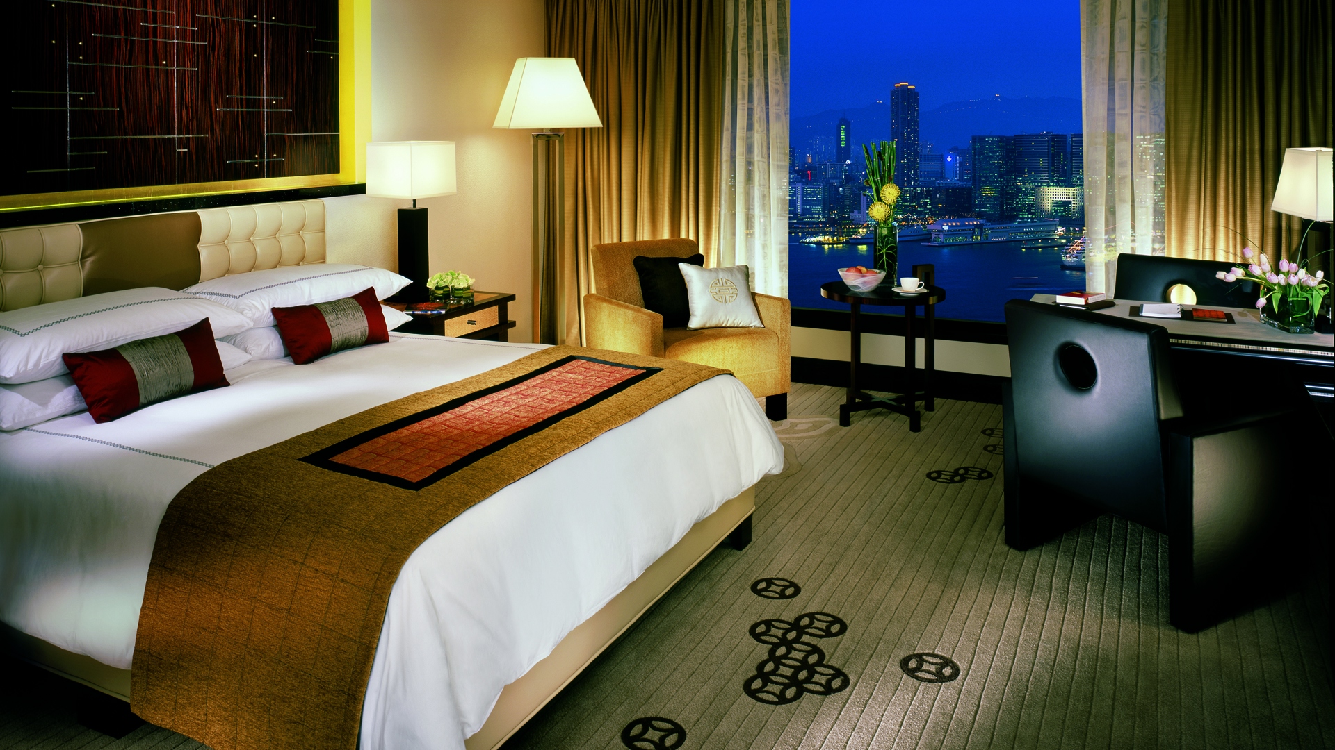 Four Seasons Hotel Hong Kong | Hong Kong | Carrier Luxury Holidays